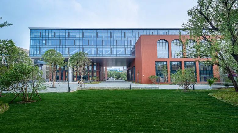 mg不朽情缘 - 清华大学经管学院新楼获中国建设工程“鲁班奖”！